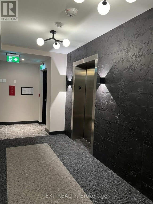 Photo - 741 King St W Unité 705