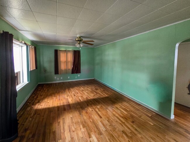 Photo - 635 S Cedar St