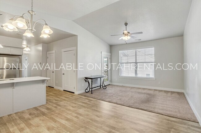 Photo - 627 N Sun Peak Dr