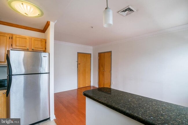 Photo - 1939 Chestnut St Unit 6B