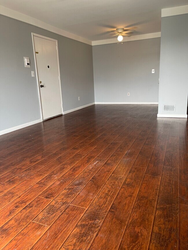 14163 Ivanhoe Dr Condo Unit 207 Condo for Rent in Sterling Heights