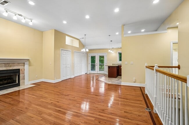 Photo - 166 Mount Royal Dr