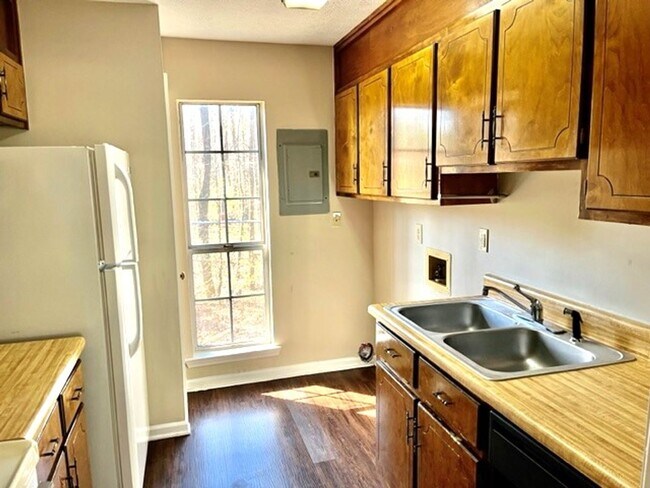 Photo - Conifer Ring #6 A&amp;B Unit 6A Conifer Ring