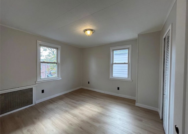 Photo - 77-25-7169 169th St