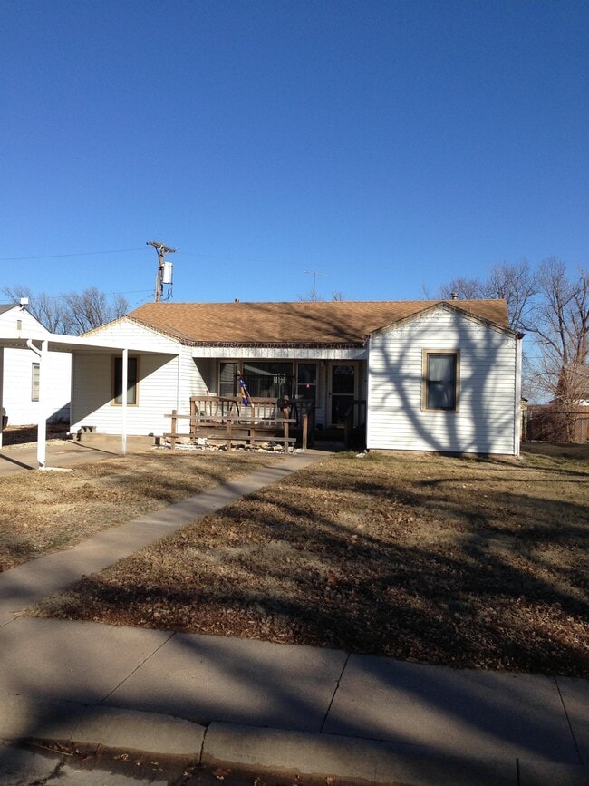 Building Photo - 503 Isern St