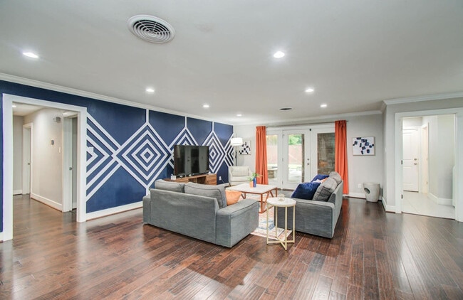 Photo - 4749 Benning Dr Unidad ID1019531P