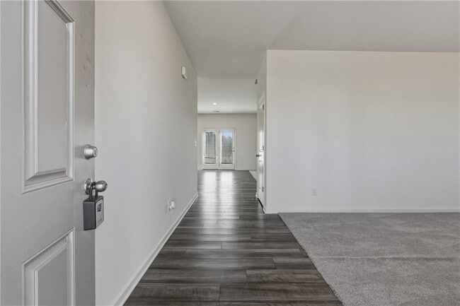 Photo - 166 Verona Dr NW