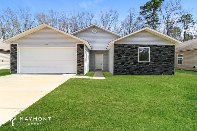 Building Photo - 225 Iris St