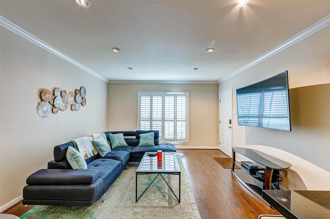 Building Photo - 1800 Stoney Brook Dr Unit 102 Rental
