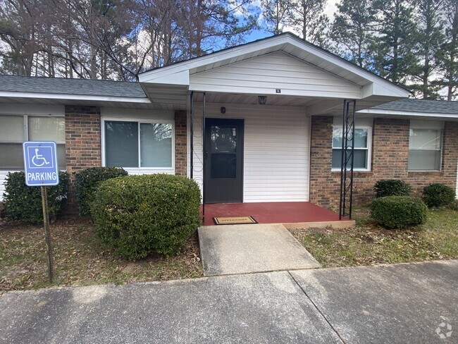 Building Photo - 101 Stonehaven Dr Unit 1 bedroom Rental