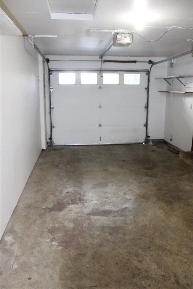 Photo - 2 Bedroom, 1 Bathroom Duplex!!!!