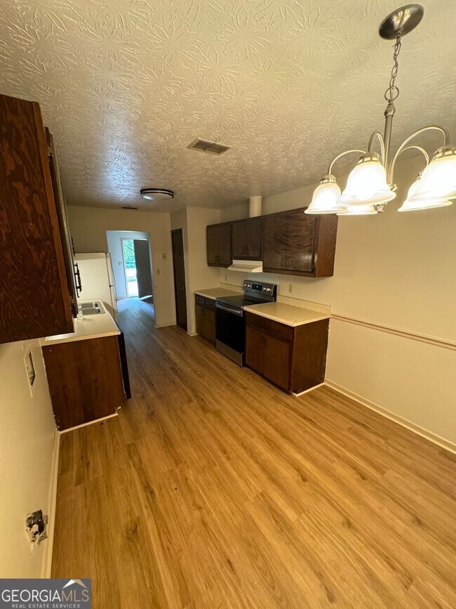 Photo - 1807 Cedar Shoals Dr