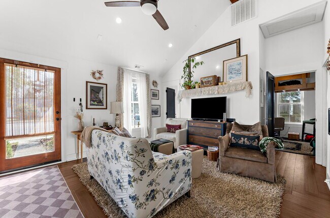 Photo - 1456 E Montague Ave