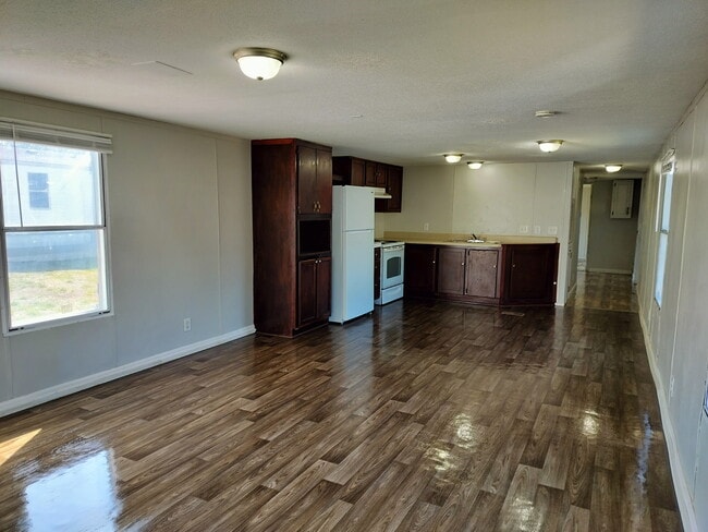 Photo - 210 Jamback Rd