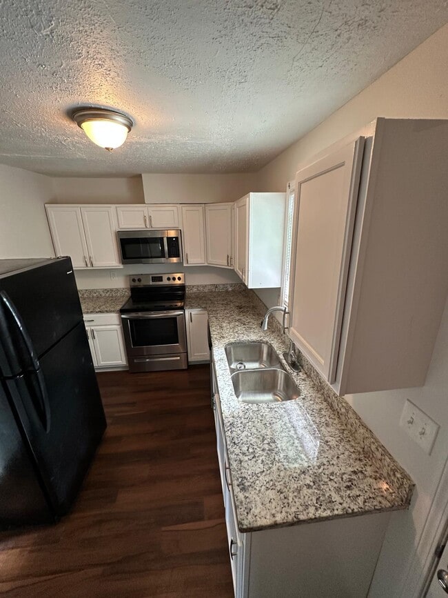 Photo - 1165 Lakeshore Dr