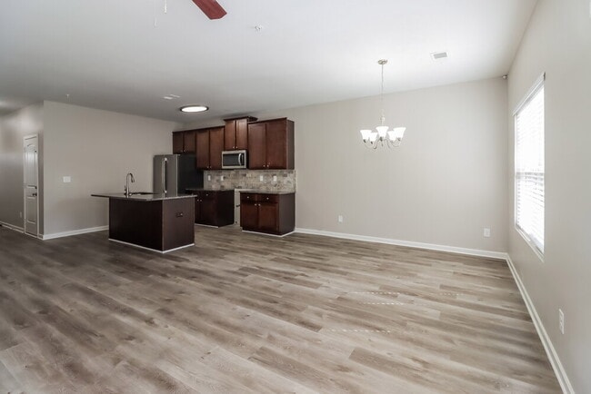 Photo - 1890 Old Dogwood