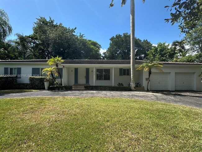 Building Photo - 460 San Servando Ave