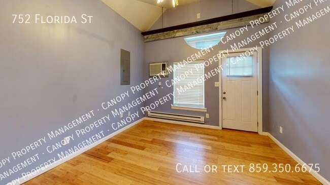 Photo - 752 Florida St