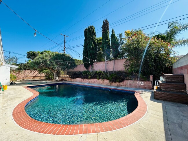 Photo - 5320 S Holt Ave