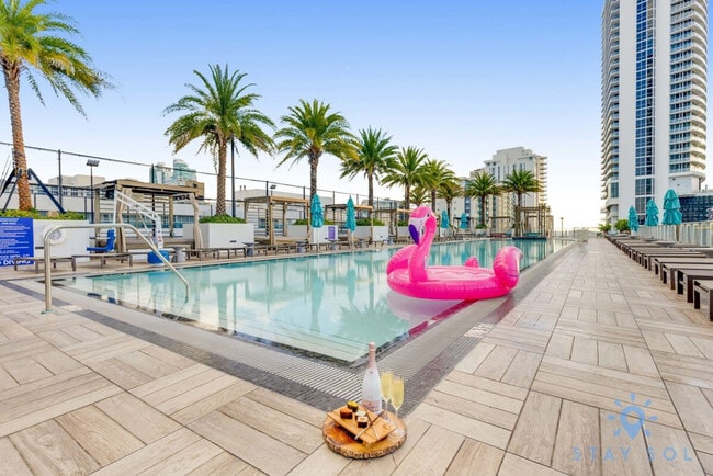 Building Photo - 4010 S Ocean Dr Unit ID1227297P Rental