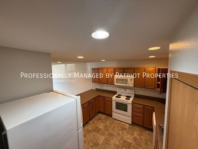 Photo - 819 Hawkeye Dr