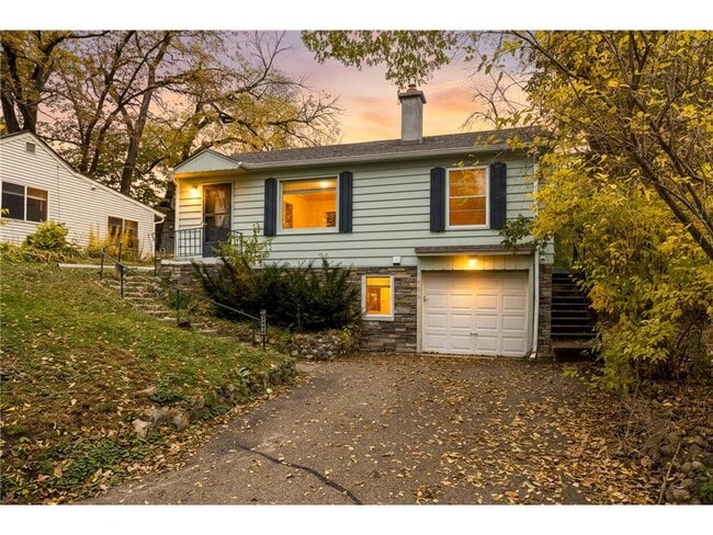 Building Photo - 2336 Ives Ln N