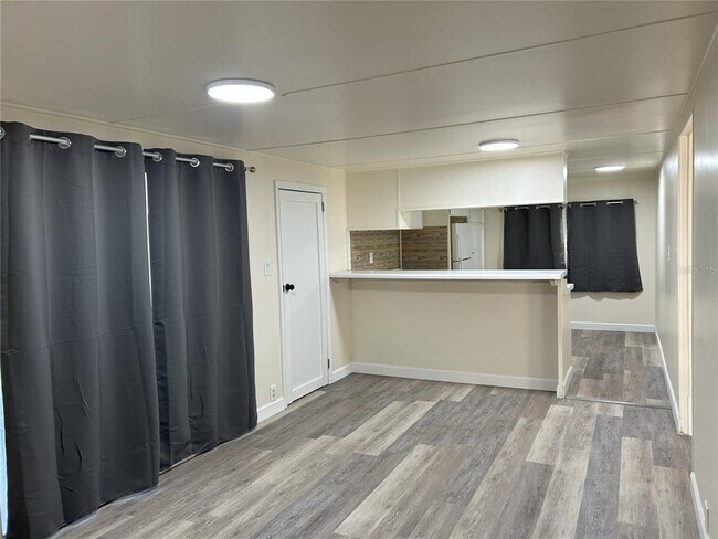 Photo - 1410 Lakeview Dr House