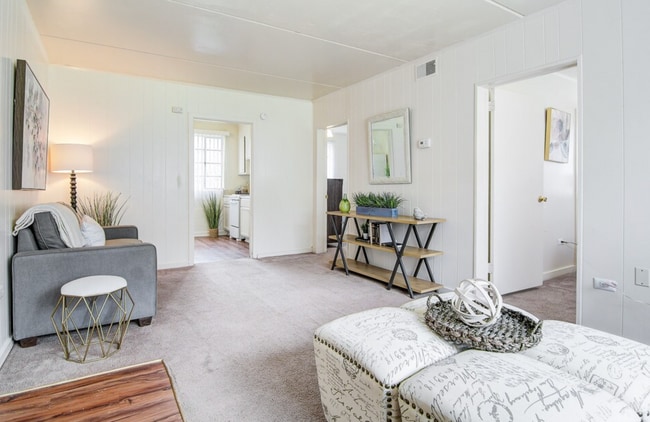 Photo - Sedgefield Apartments