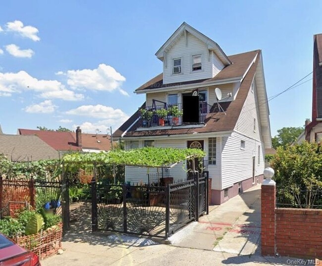 Building Photo - 161-44 86th Ave Unit 1st fl