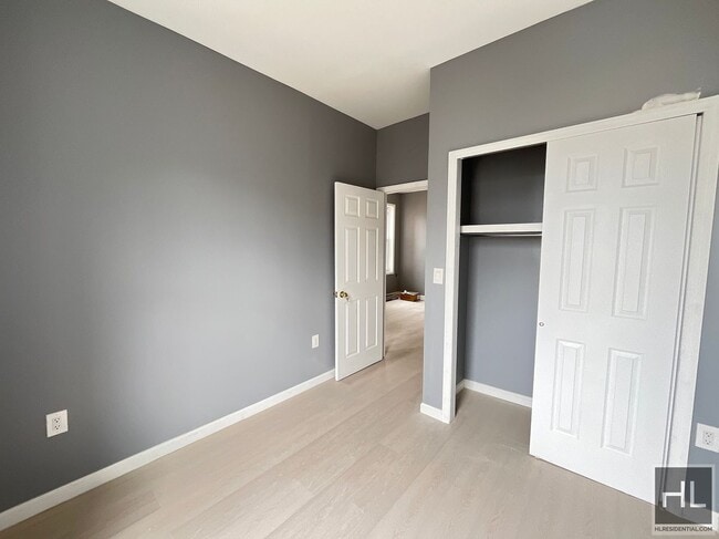 Photo - 26 AVENUE Unit 2F
