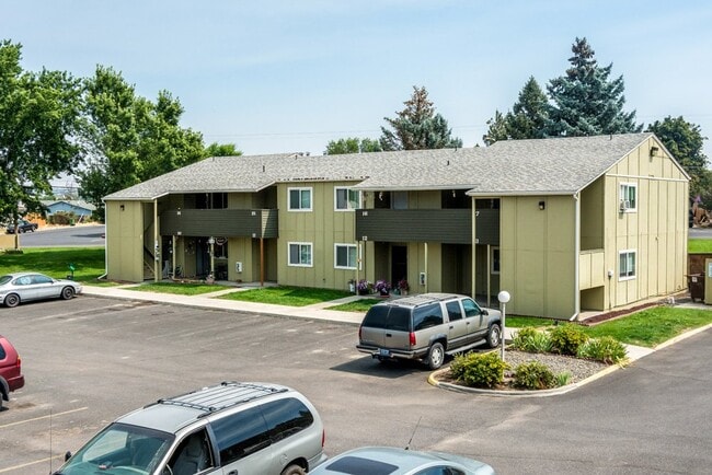 Building Photo - 319 SW G St Unit #319
