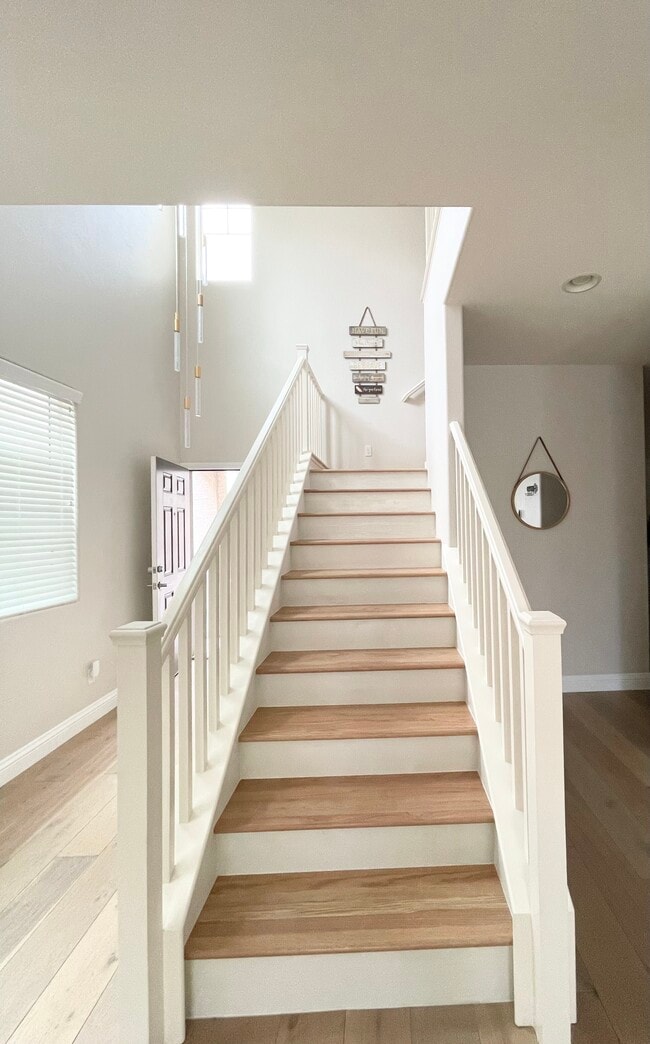 Photo - 7468 Morisset Ave