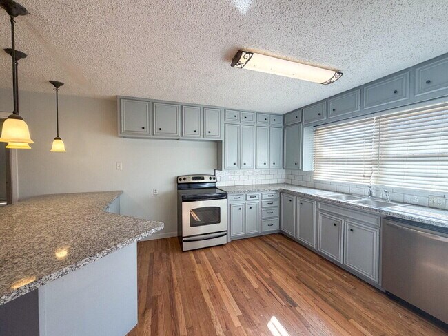 Photo - 3415 35th St