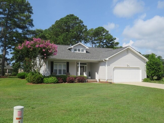 Building Photo - Hammocks at Brandywine Bay