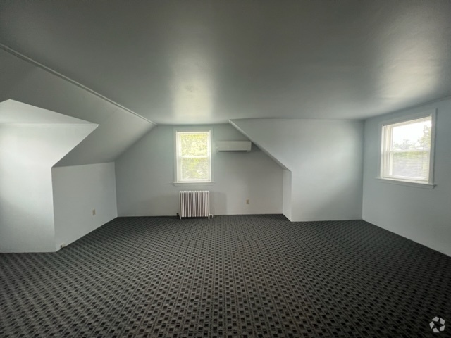 All New carpet - 2940 Stevens St Unit 2 Rental