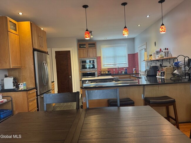 Photo - 186 S Allen St