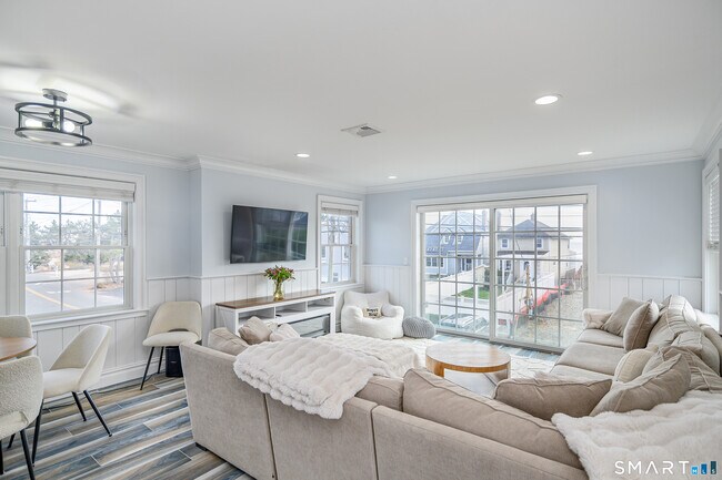 Photo - 1140 Fairfield Beach Rd