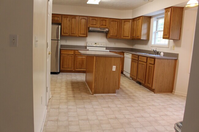 Photo - 1692 Oriole Dr