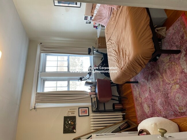 Building Photo - 726 Washington St Unit 5