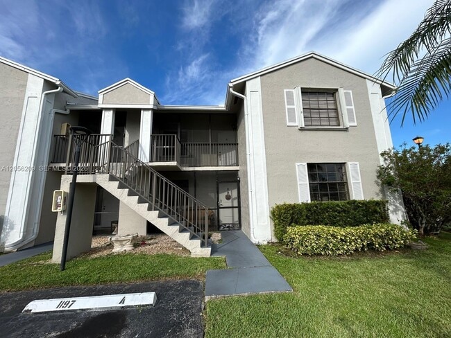 Photo - 1197 Washington Cir Unit 1197A