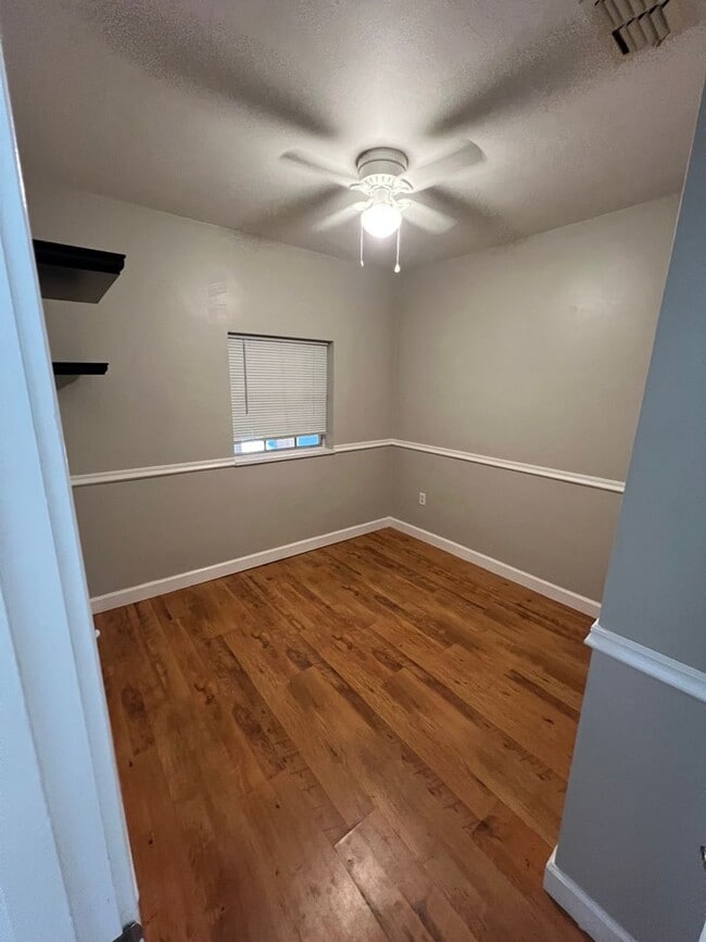 Photo - 2540 Elyria Ave