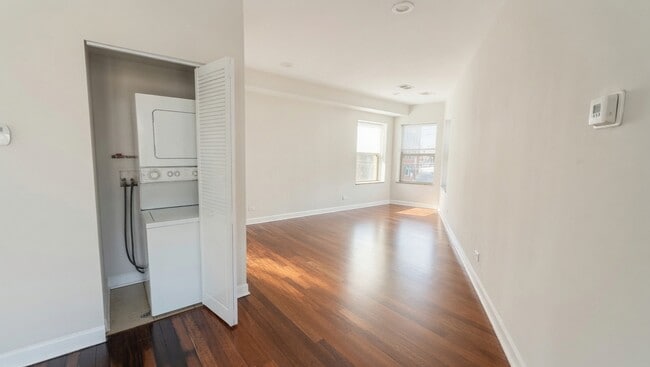 Photo - 2048 W Touhy Ave Unidad 3