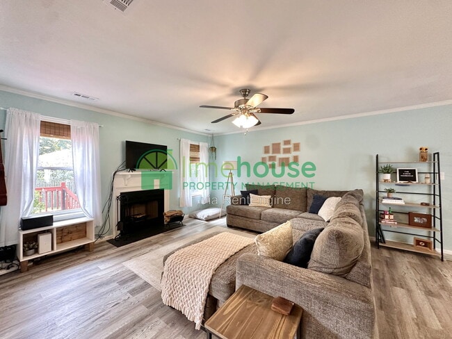 Photo - 5 Baywood Ln