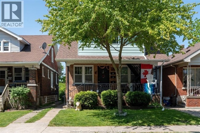 Photo - 1627 Marentette Ave