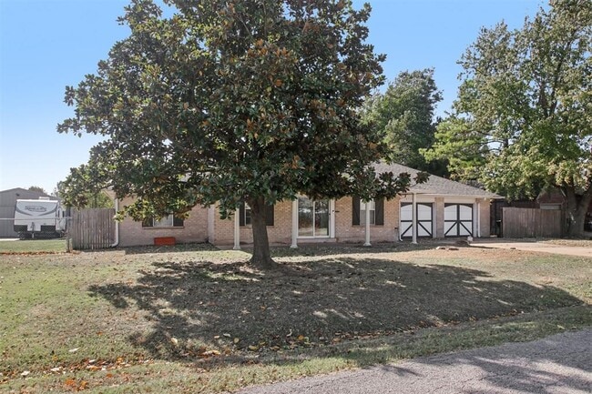 Photo - 10516 NW 16th St