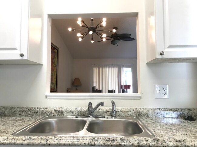 kitchen - 5845 Willow Leaf Ct