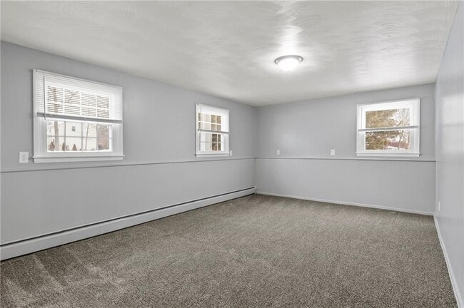 Photo - 786 Five Mile Line Rd