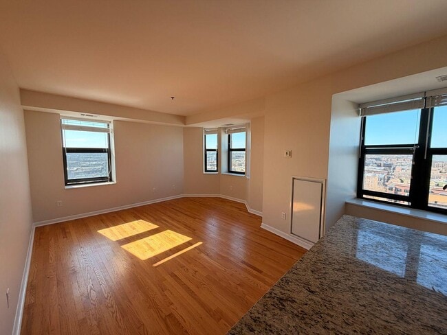 Photo - 1337 W Fargo Ave Unit 1301