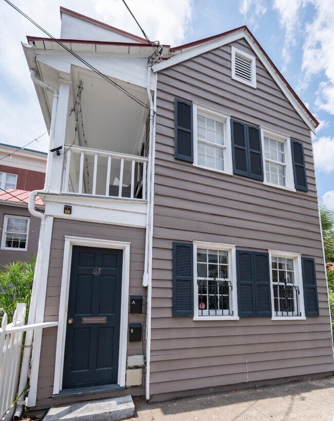 67 Alexander St