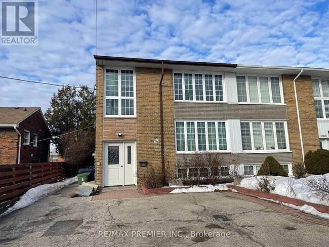 Photo - 2360 Keele St